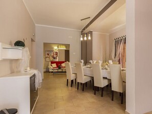 Dining - Villa August M Comfortable Holiday Residence (Zminj)