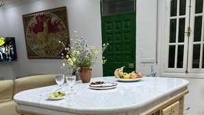 تناول الطعام