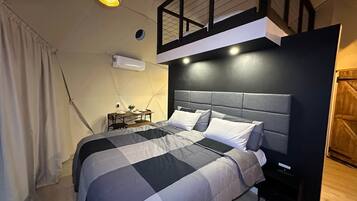 1 bedroom, travel crib, WiFi