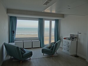 Apartment | Living area - Studio in Nieuwpoort With Stunning Sea View (Nieuwpoort)