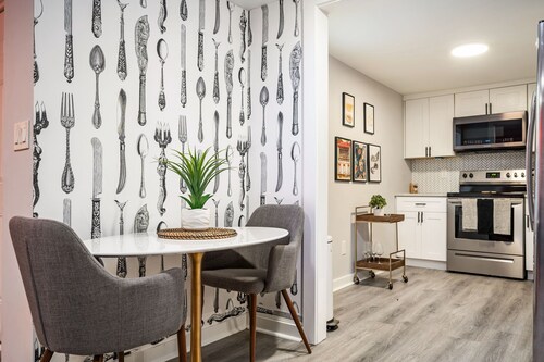 Vibrant 3BD in SylvanHills Near Southside Beltline