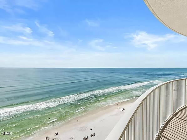 Apartment, 1 King-Bett und Schlafsofa (Emerald Isle 1504) | Strand