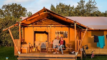 Tent | Exterior