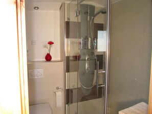 Apartment | Badezimmer