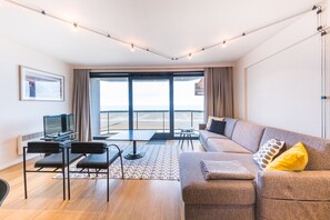 Apartment | Living area - Apartment With a Nice Terrace (Middelkerke)