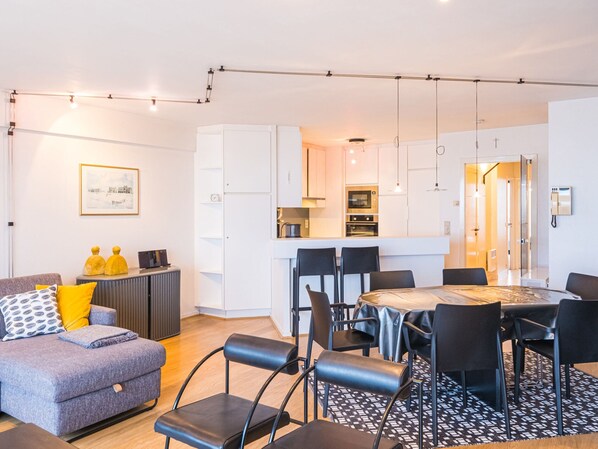 Private kitchen - Apartment With two Terraces and sea View (Middelkerke)