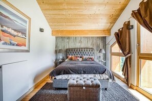 5 bedrooms, WiFi, bed sheets