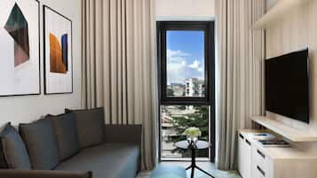 Business Apartment, 1 Bedroom | Hypo-allergenic bedding, memory-foam beds, in-room safe