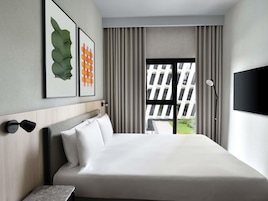 Business Apartment, 2 Bedrooms | Hypo-allergenic bedding, memory foam beds, in-room safe