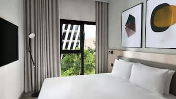 Business Apartment, 2 Bedrooms | Hypo-allergenic bedding, memory foam beds, in-room safe