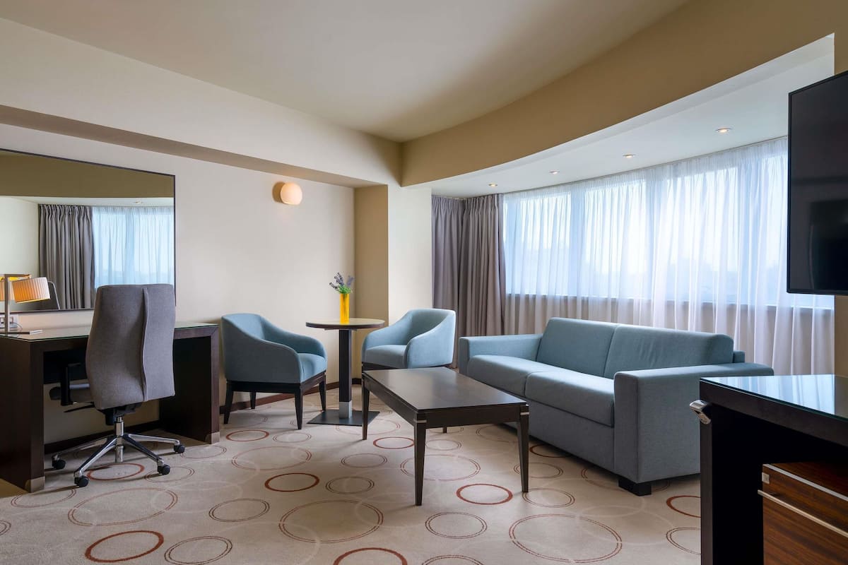 Executive Suite, 1 Katil Raja (King) dengan Katil Sofa | Bar mini, peti besi dalam bilik, kalis bunyi, seterika/papan seterika