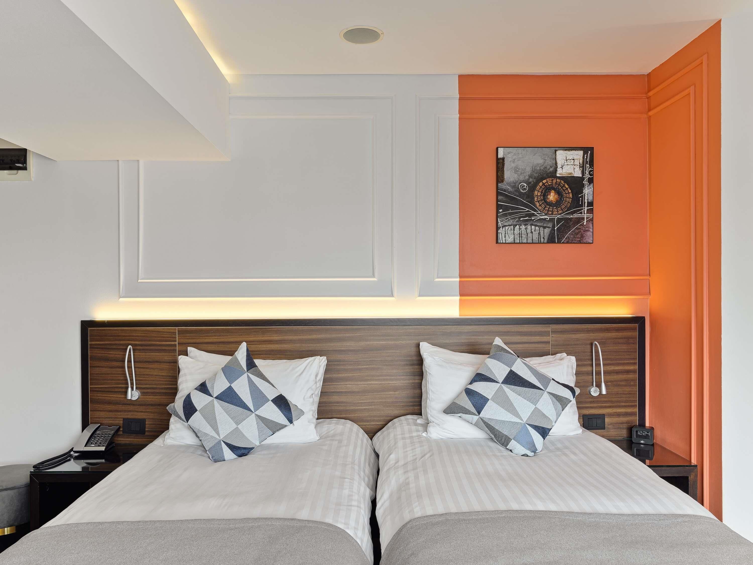 Standardværelse - 2 enkeltsenge | Premium-sengetøj, minibar, pengeskab på værelset, lydisolering