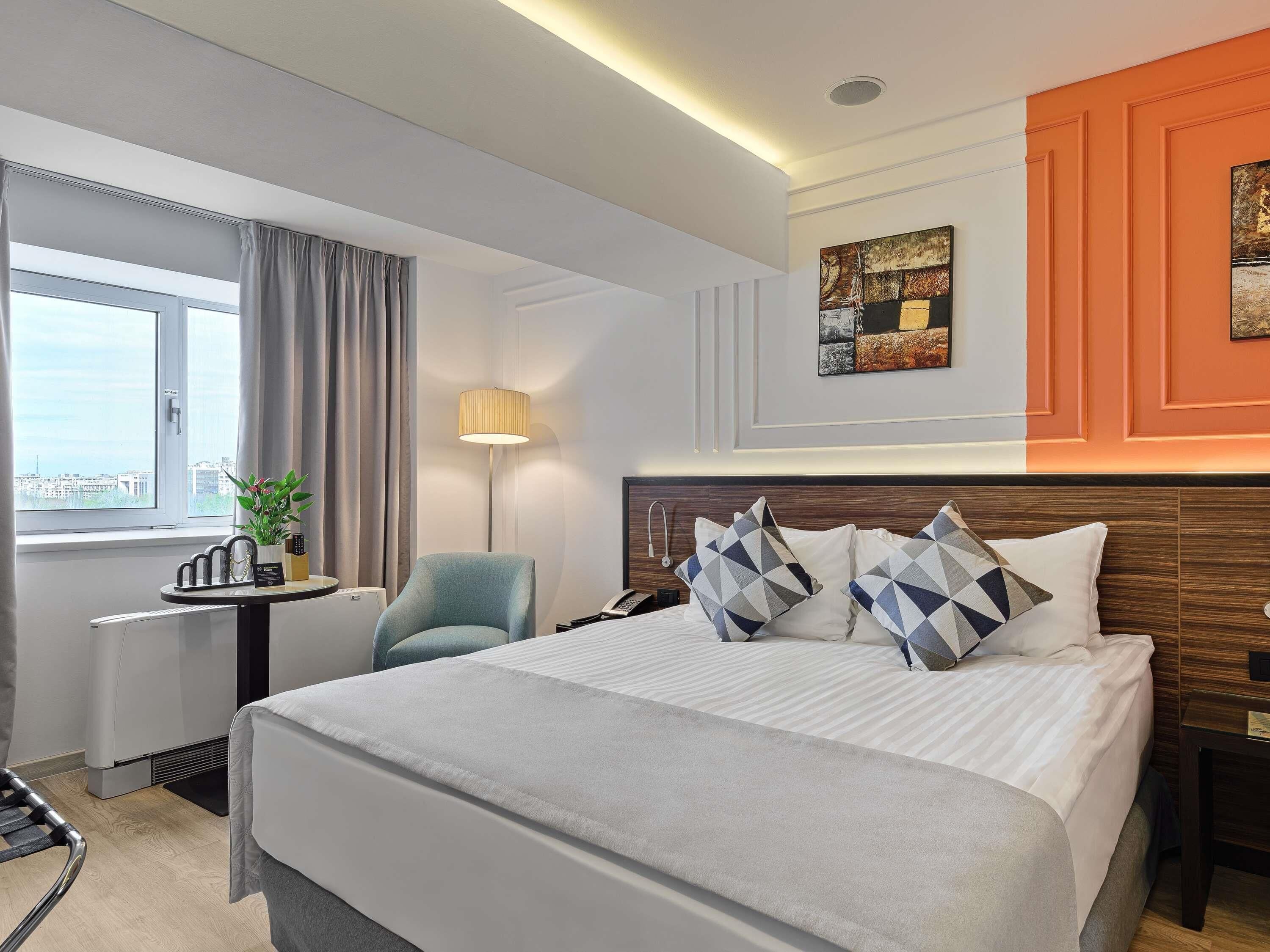 Premium bedding, minibar, in-room safe, soundproofing