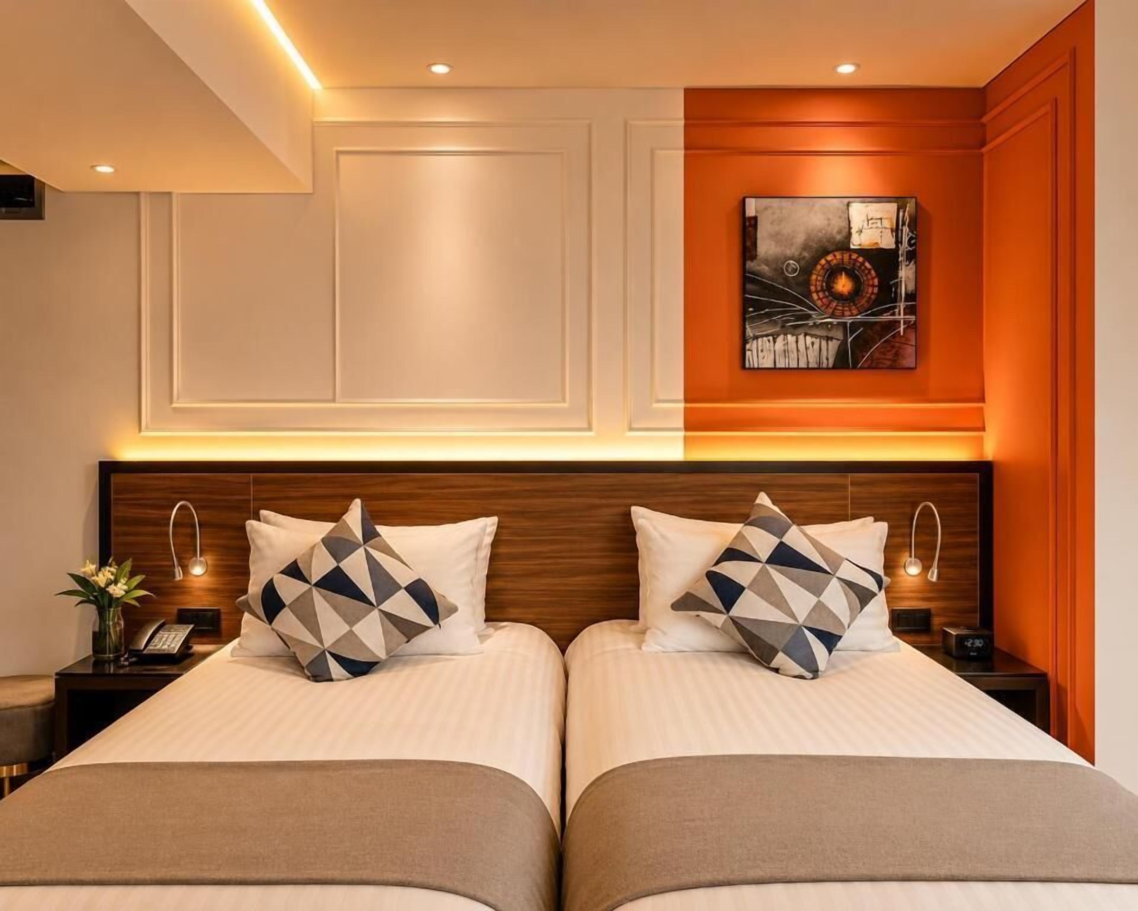 Standard Room, 2 Twin Beds | Premium bedding, minibar, in-room safe, soundproofing