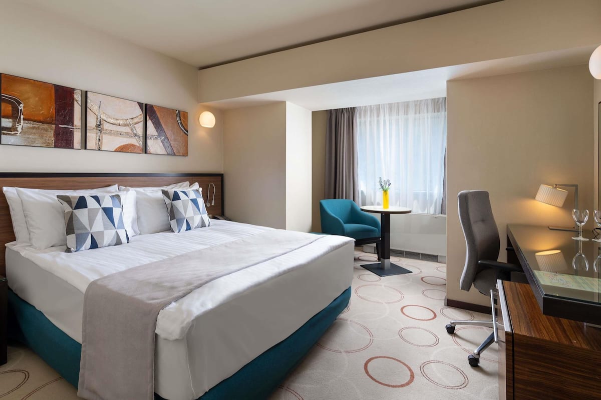 Ropa de cama de alta calidad y minibar