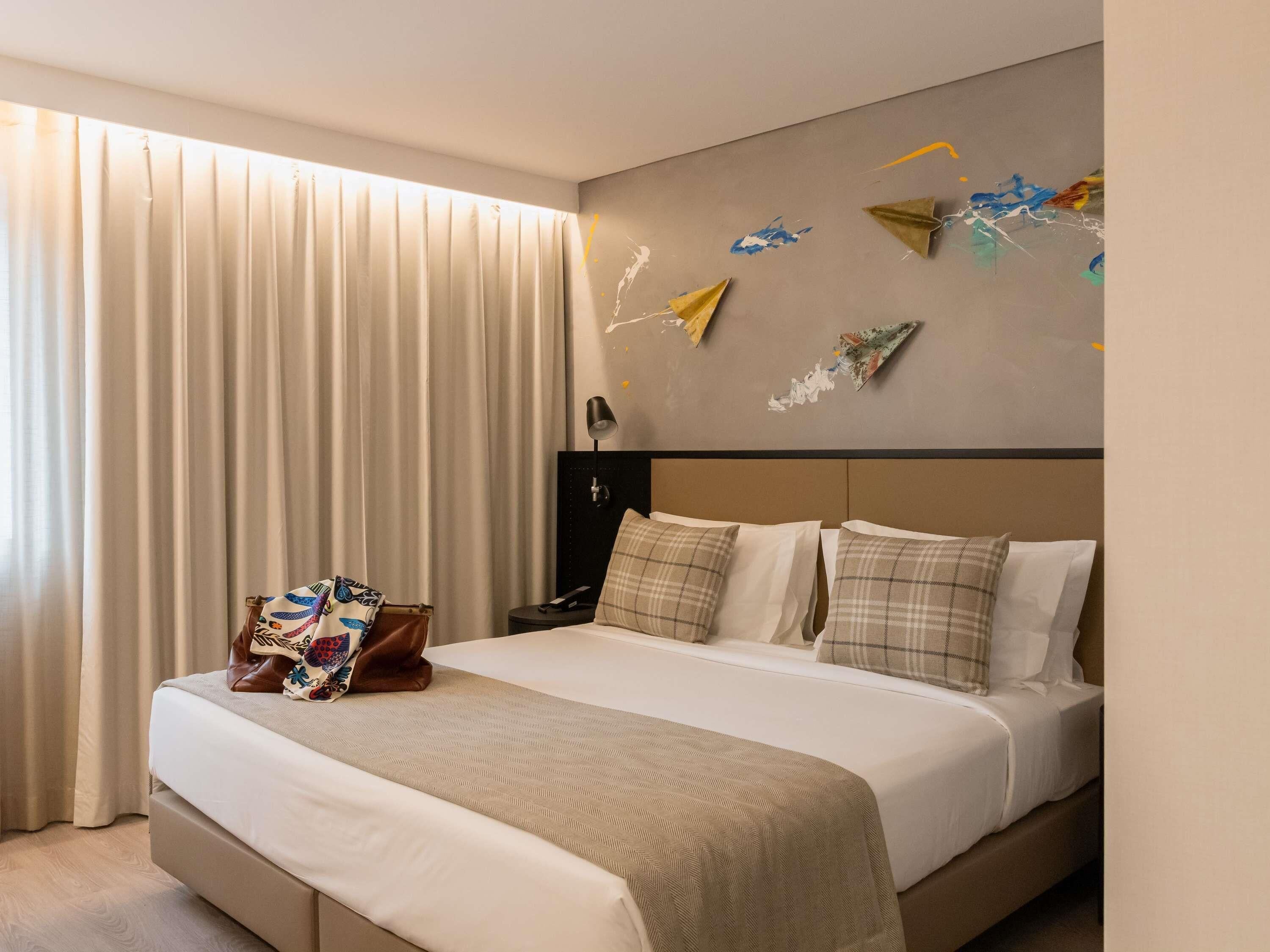 Standard Room | Premium bedding, minibar, in-room safe, desk