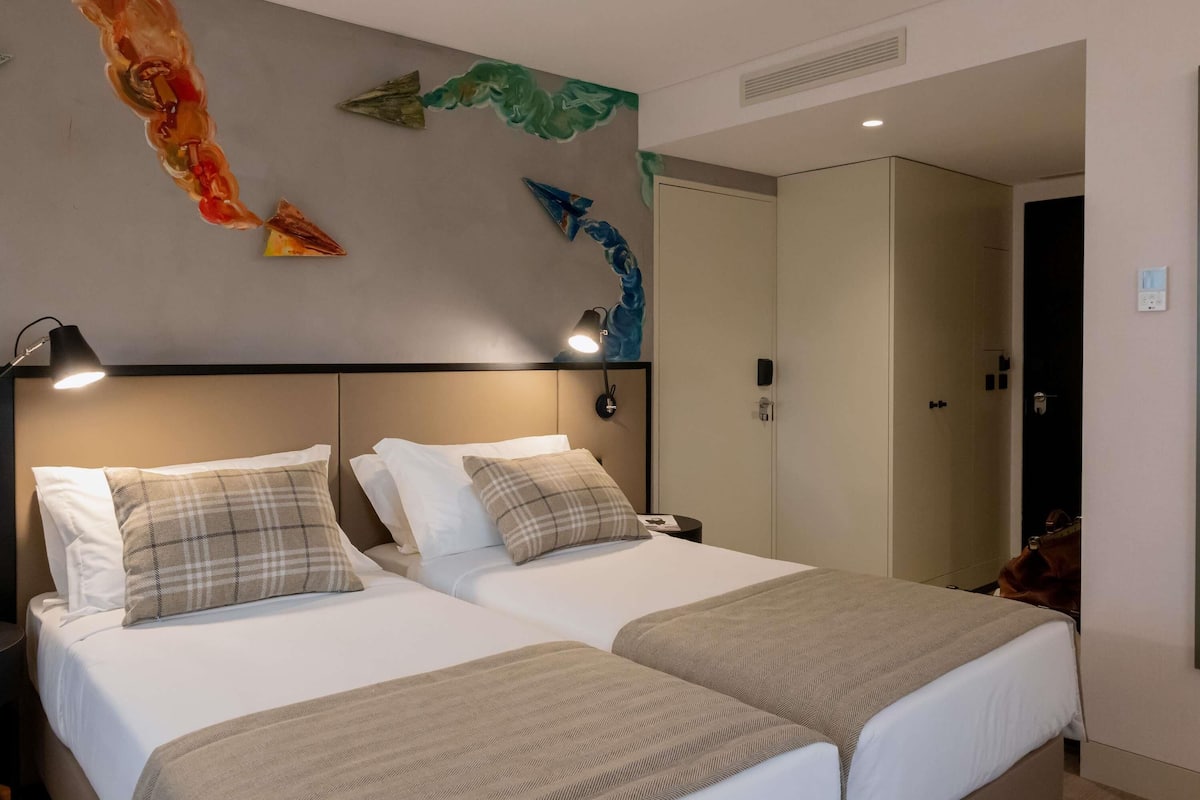 Superior Room, 2 Twin Beds | Premium bedding, minibar, in-room safe, desk