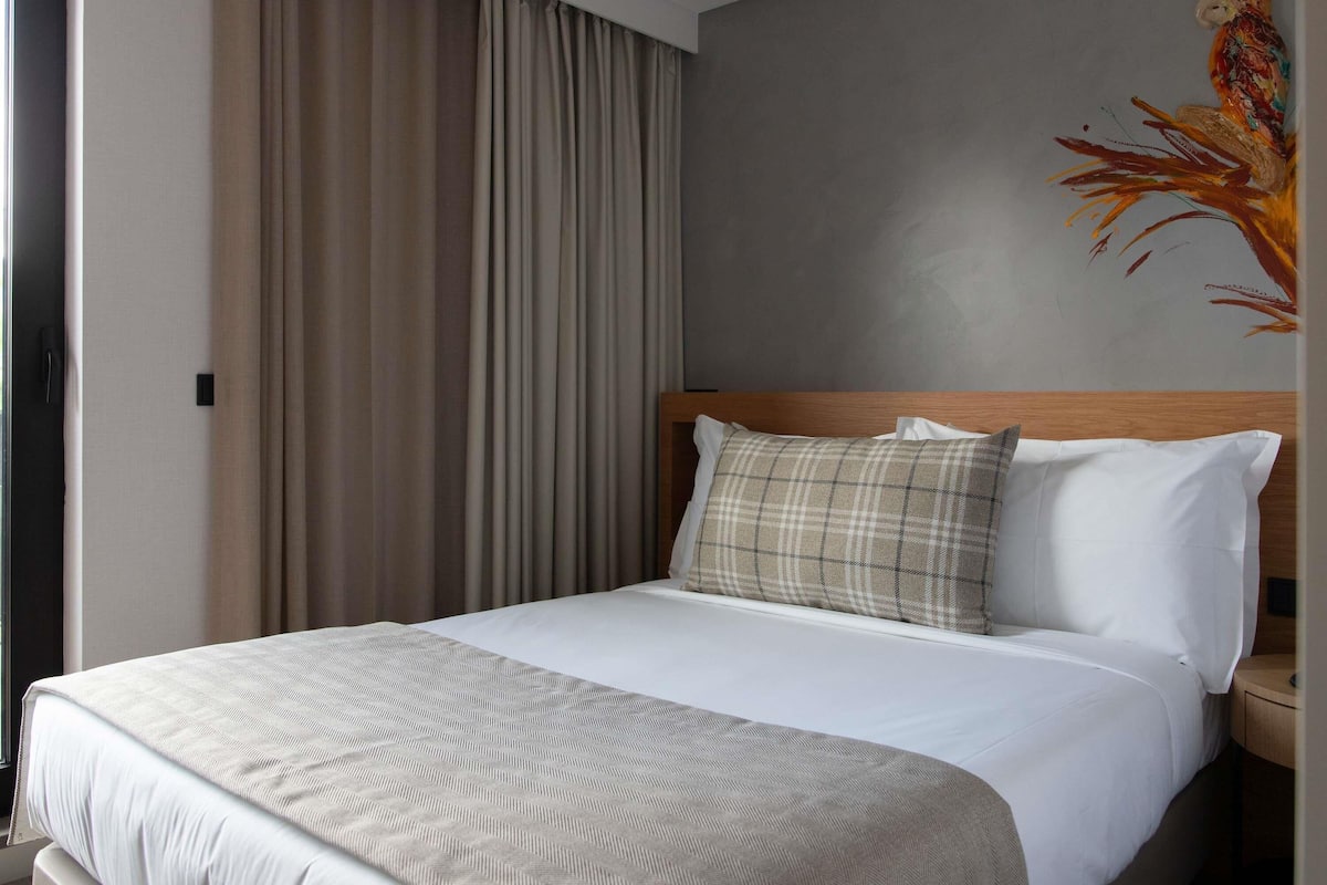 Premium Room, 1 Double Bed, Terrace | Premium bedding, minibar, in-room safe, desk