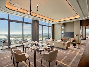 Minibar, in-room safe, desk, laptop workspace - Pullman Hai Phong Grand Hotel (Hai Phong)