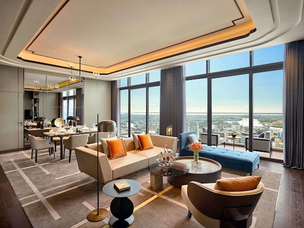 Minibar, in-room safe, desk, laptop workspace - Pullman Hai Phong Grand Hotel (Hai Phong)