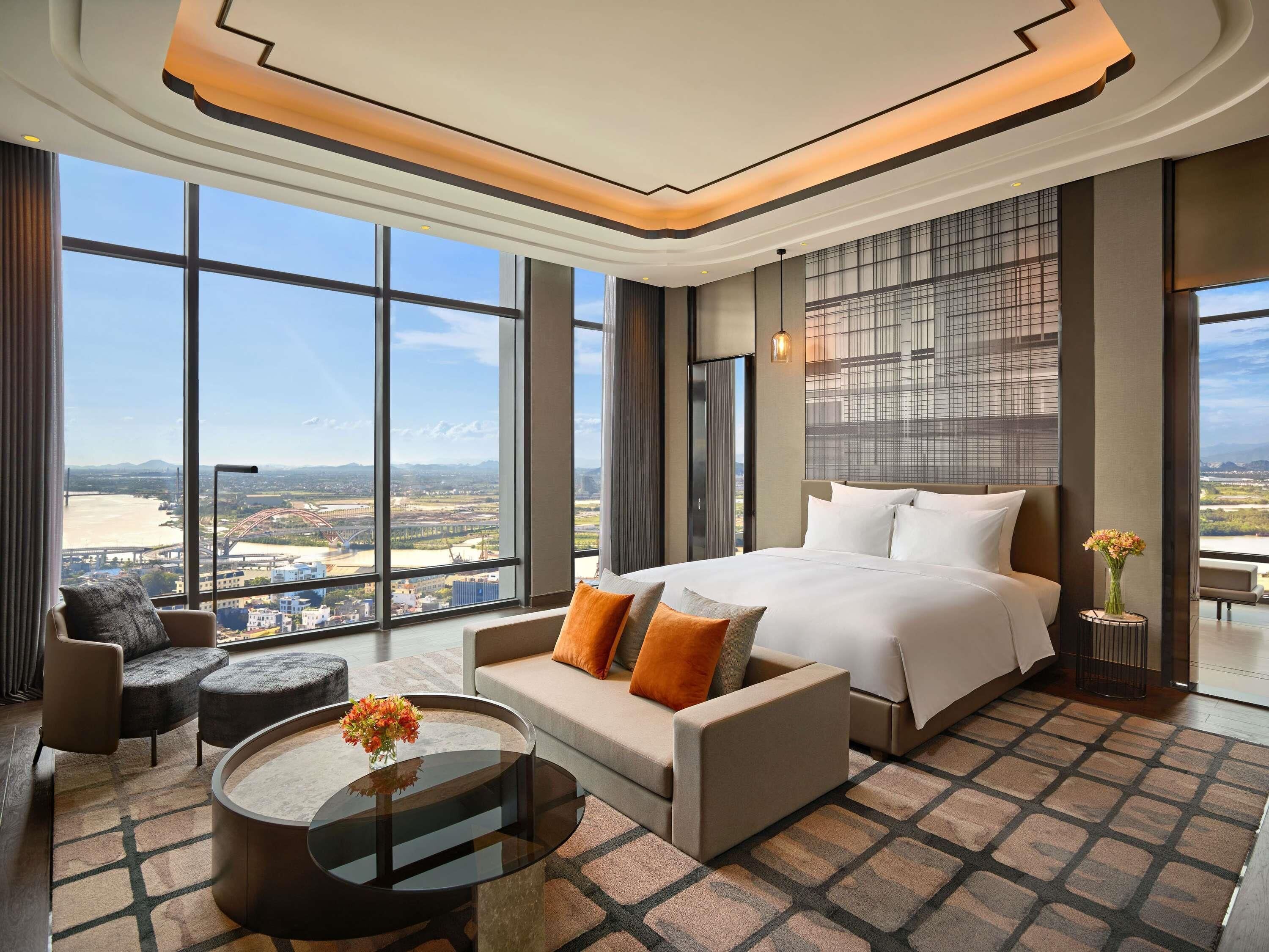 Minibar, safe på rommet, skrivebord og skrivebord for bærbar PC