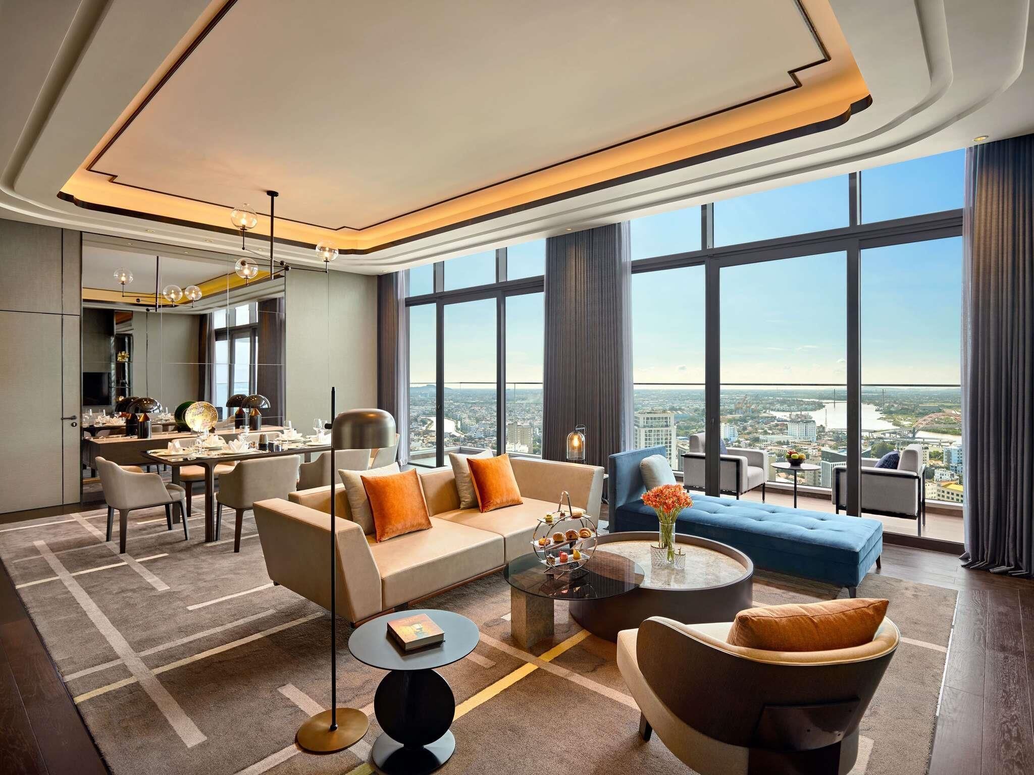 Minibar, in-room safe, desk, laptop workspace