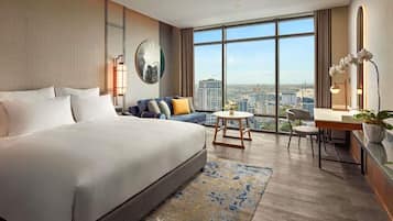 Superior Room, 1 King Bed | Minibar, in-room safe, desk, laptop workspace