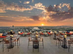 Bar (on property) - Pullman Hai Phong Grand Hotel (Hai Phong)