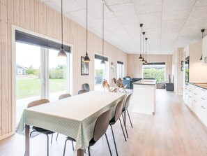 House | Dining - 7 Person Holiday Home in Hemmet (Hemmet)