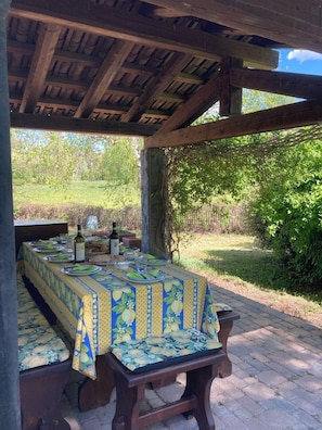Outdoor dining