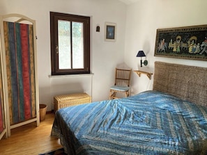 4 bedrooms, desk, iron/ironing board, free WiFi - Your Family House IN THE Heart OF THE Langhe (Dogliani)