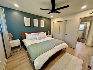 3 bedrooms, iron/ironing board, WiFi, bed sheets