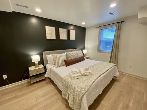 Modern Basement 1 King Bed with No Stairs
