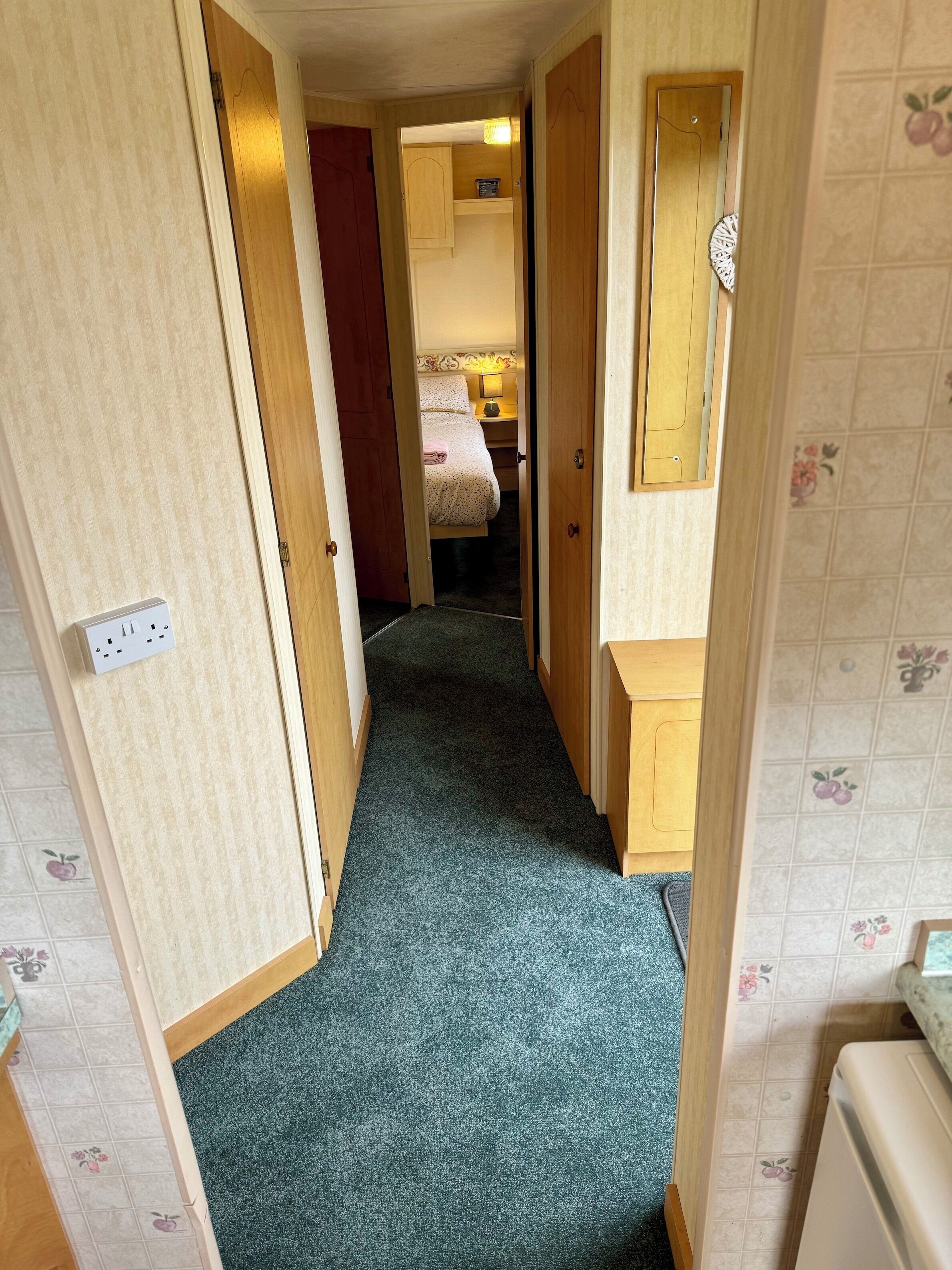 3 bedrooms, bed sheets