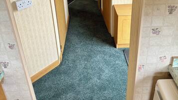 3 bedrooms, bed sheets