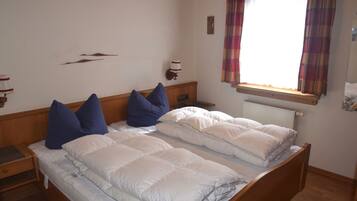 House | 2 bedrooms, individually furnished, bed sheets