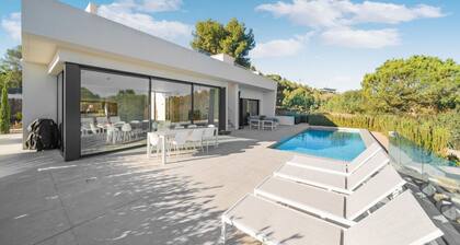 Luxury Villa Near Las Colinas