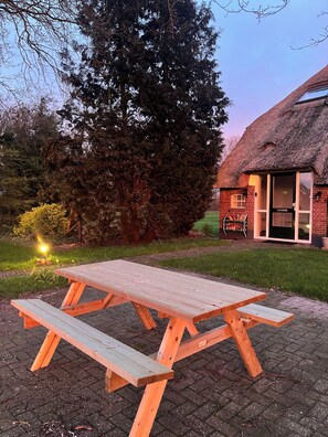 屋外ダイニングエリア