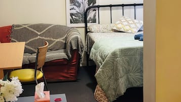1 bedroom, iron/ironing board, free WiFi, bed sheets