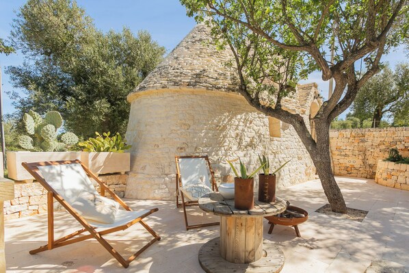 Terrace/patio - Trullo del Lazzarone con Jacuzzi (Fasano)