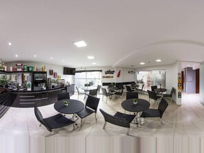 Petit déjeuner buffet compris tous les jours