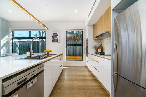 New to VRBO: New 4 bedroom city home with Tesla charger