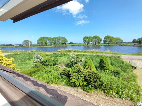 Guesthouse at the Amstel river. 2 Private rooms + bathrooms. Close to Amsterdam.