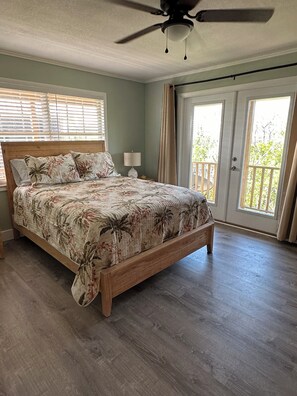 3 chambres, bureau, Wi-Fi gratuit, draps fournis
