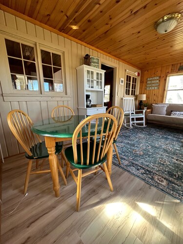 Li’l Yellow Cottage on the Sunrise Side