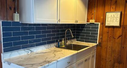 Li’l Yellow Cottage on the Sunrise Side