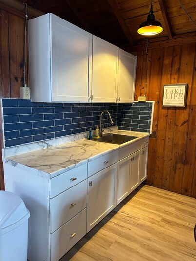 Li’l Yellow Cottage on the Sunrise Side