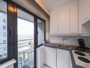 Apartment | Private kitchen - Cozy Studio With Terrace and sea View (Middelkerke)