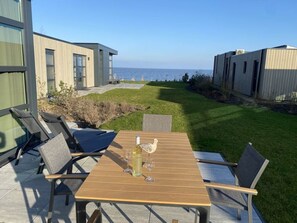 Outdoor dining - Chalet Mowennest Comfortable Holiday Residence (Enkhuizen)