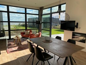 Dining - Chalet Mowennest Comfortable Holiday Residence (Enkhuizen)